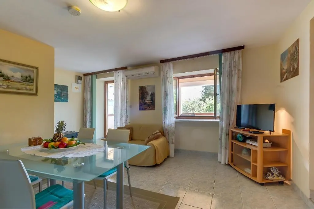 Apartment 4827-2 For 4 Pers In Nerezine