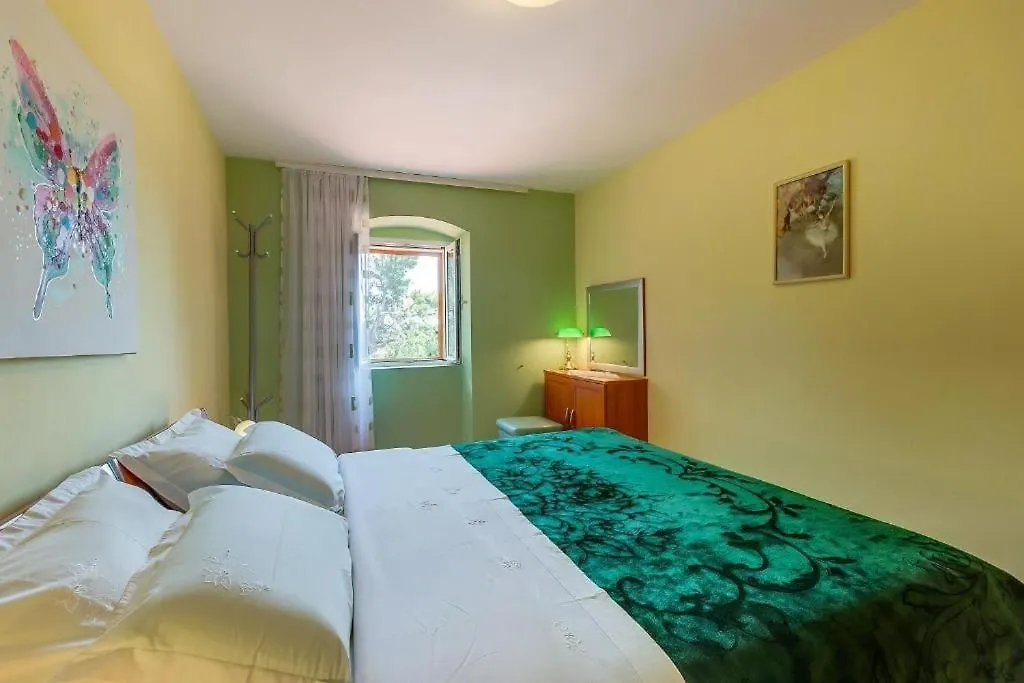 Apartment 4827-2 For 4 Pers In Nerezine