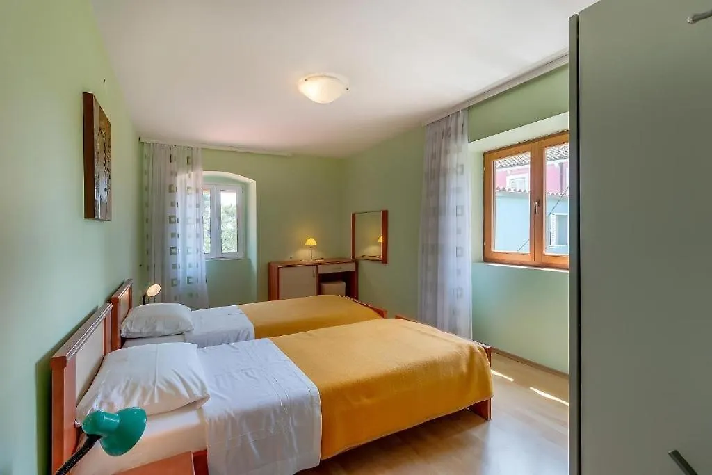 Apartment 4827-2 For 4 Pers In Nerezine
