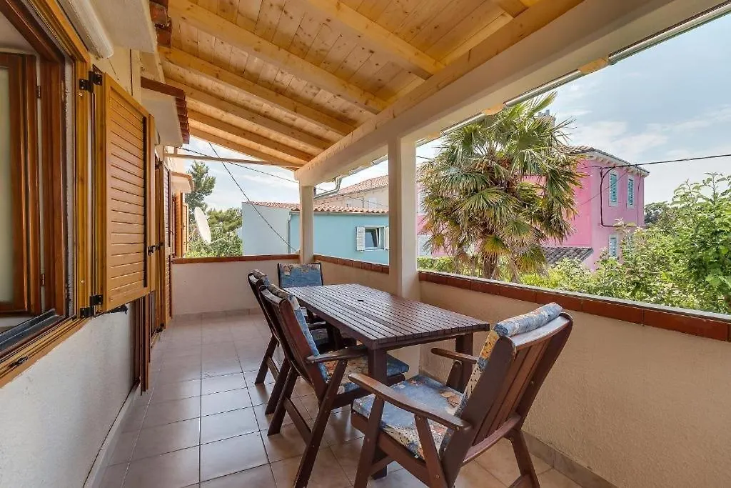 Apartment 4827-2 For 4 Pers In Nerezine