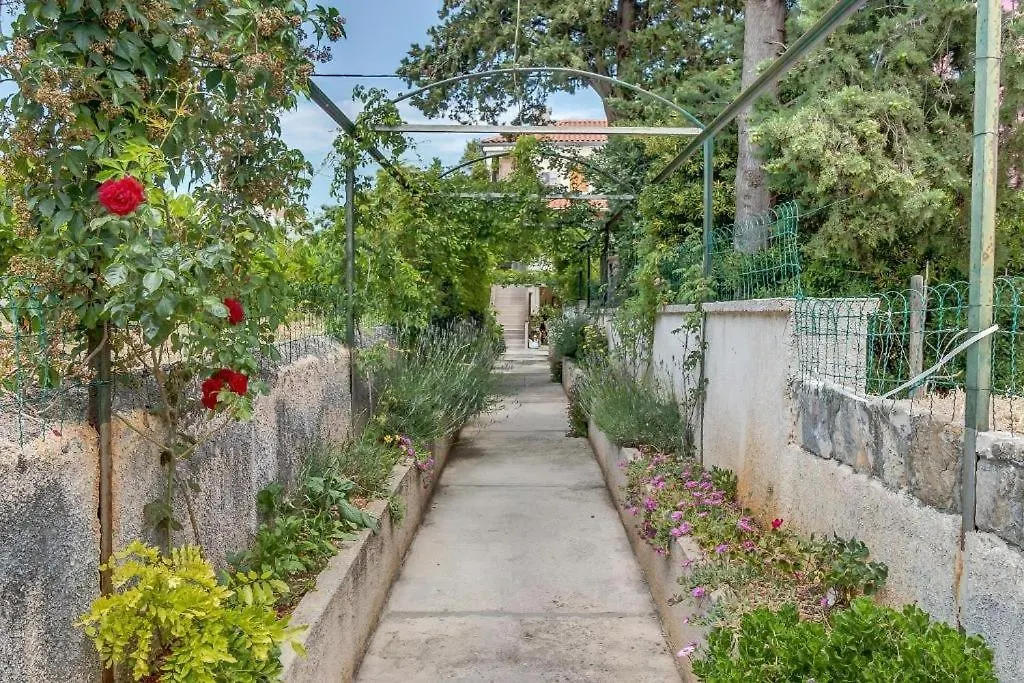 Apartment 4827-2 For 4 Pers In Nerezine Croatia