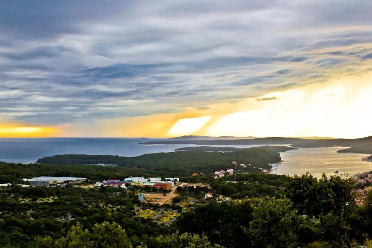 Apartment 4827-2 For 4 Pers In Nerezine 0*,  Croatia