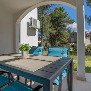 Apartment Lopari, Nerezine
